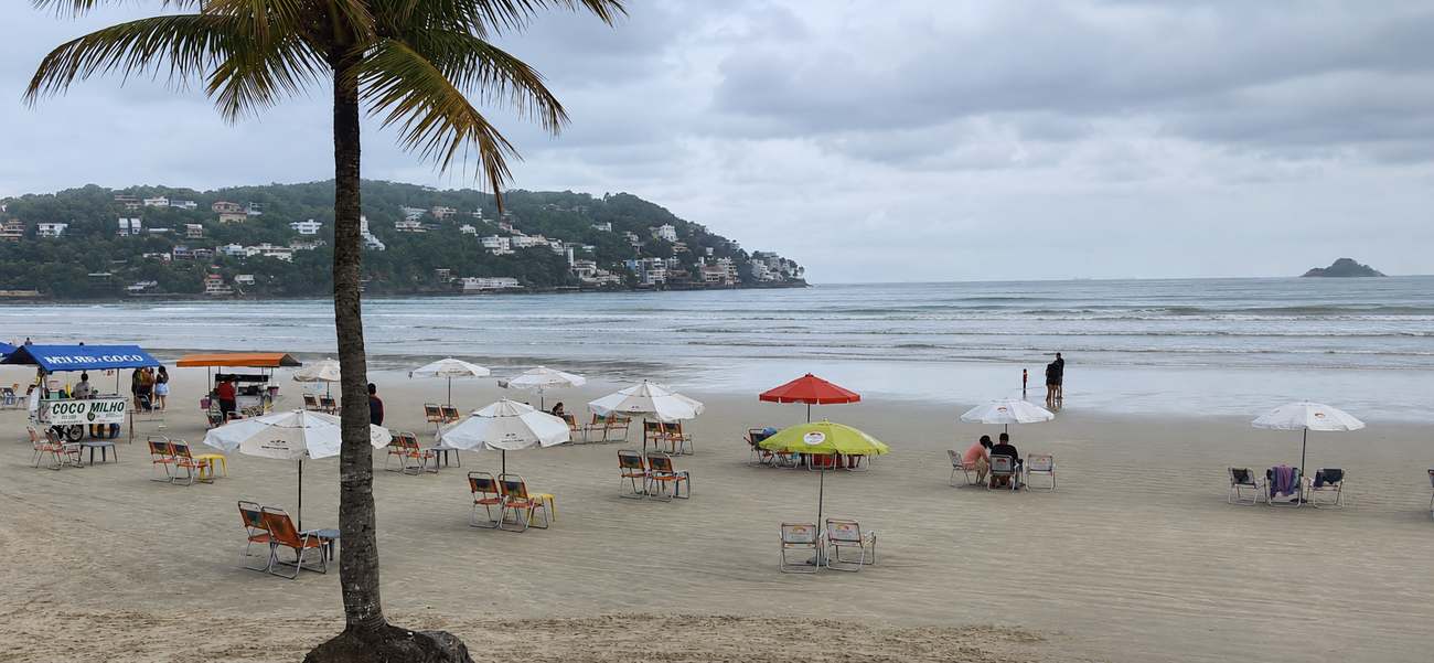 Enseada Beach, 150m from the hotel
